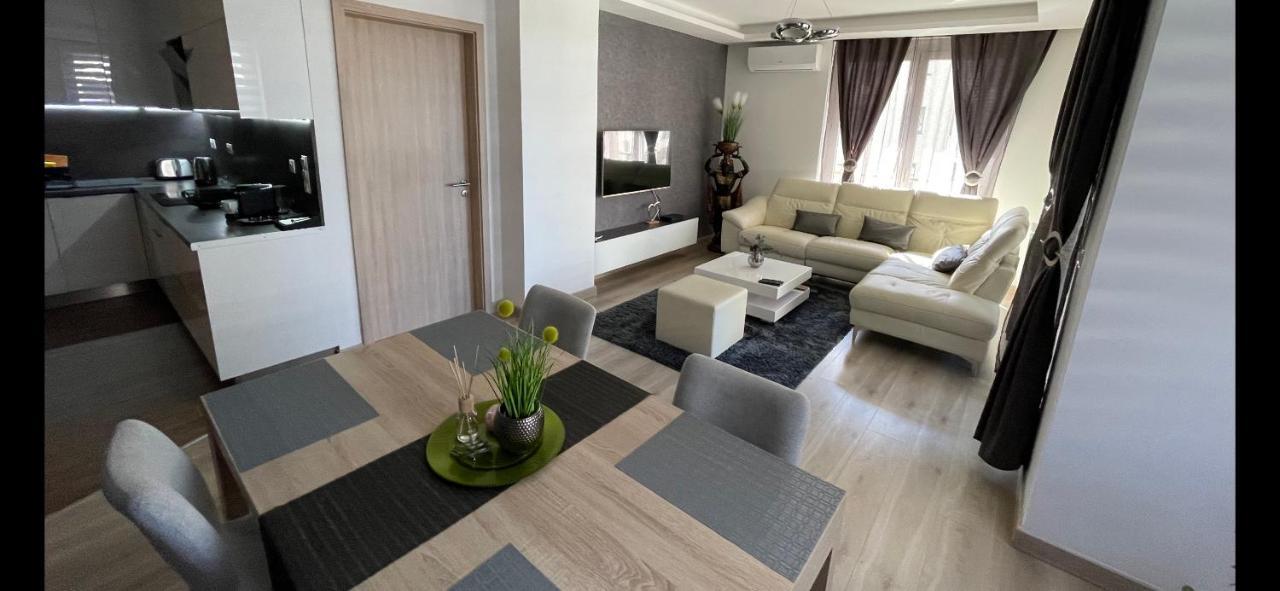 N.Cristian Apartment ブダペスト エクステリア 写真